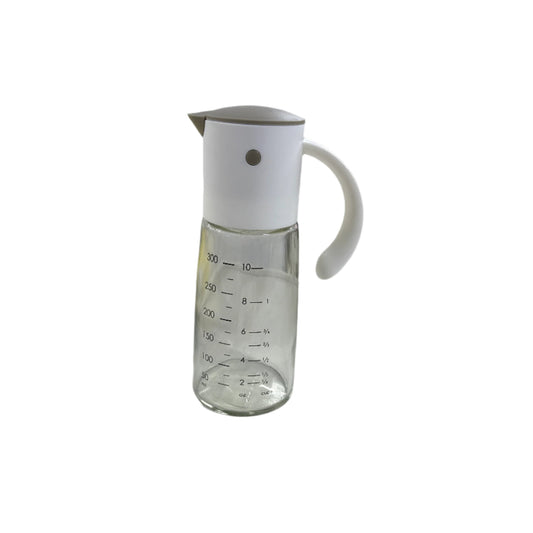 Cooker white numbered oil dispenser