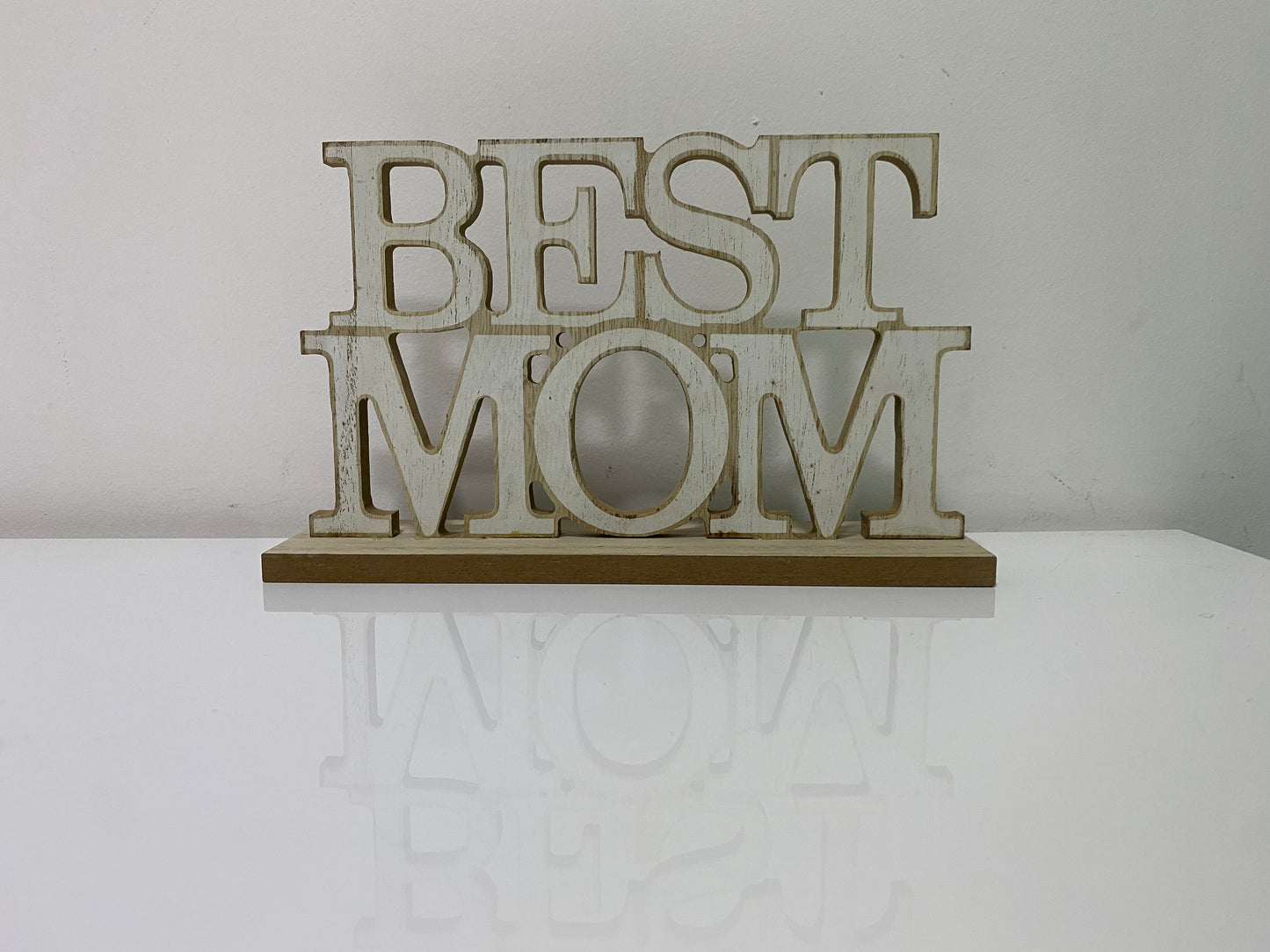 Wooden customized stand “Best Mom”