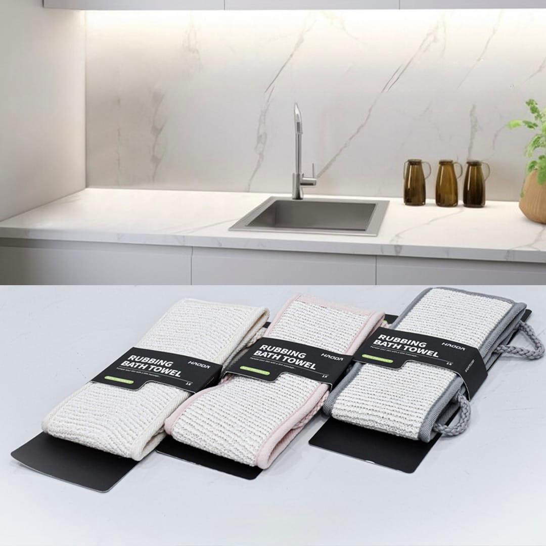 Rubbing Bath Towel With 2 Handles