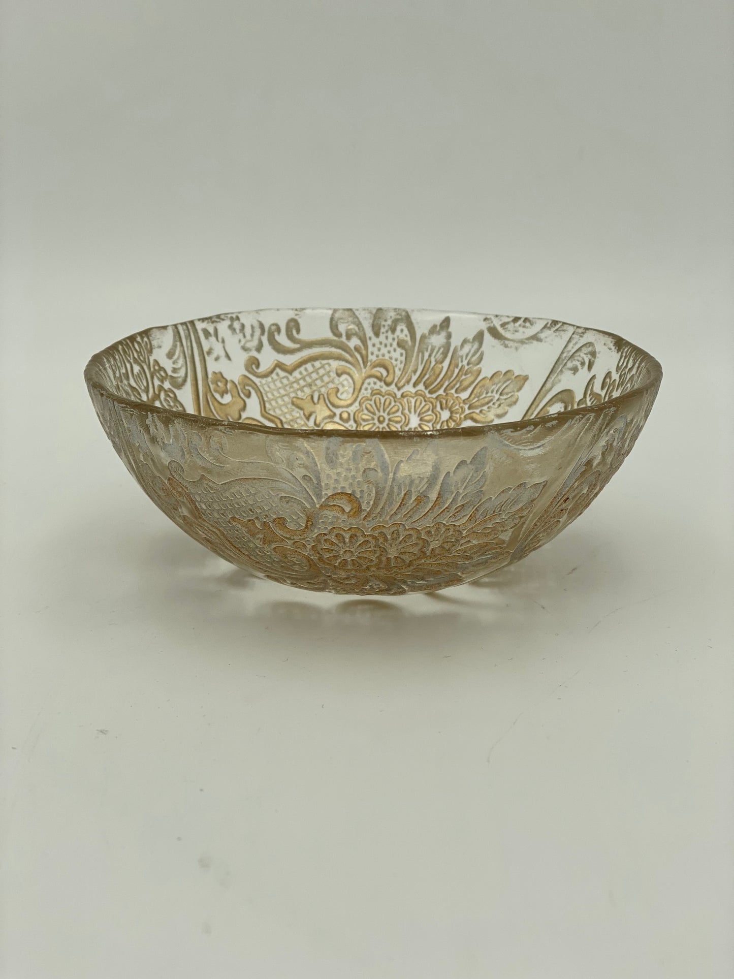 Glass bowl
