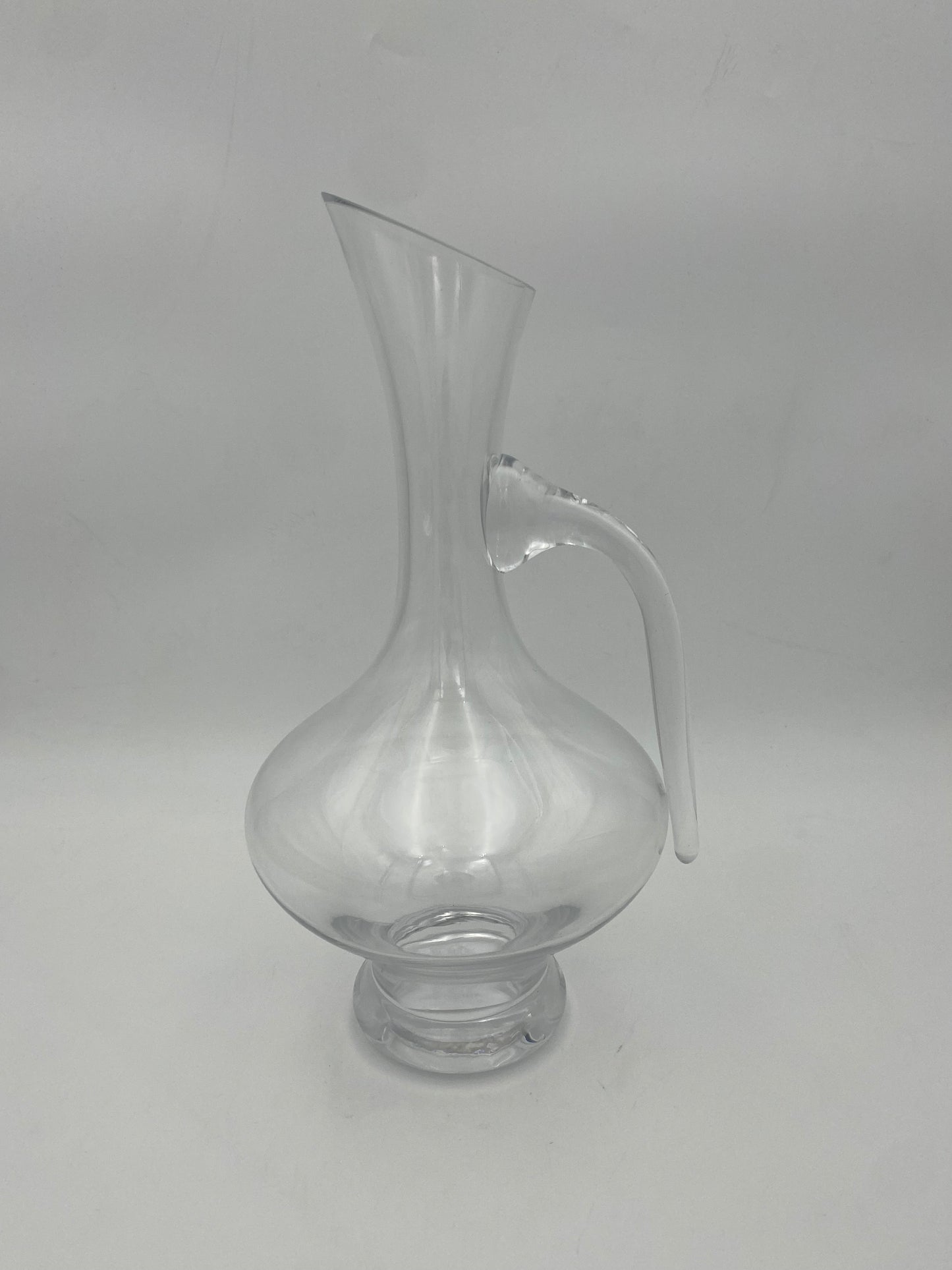 Glass carafe