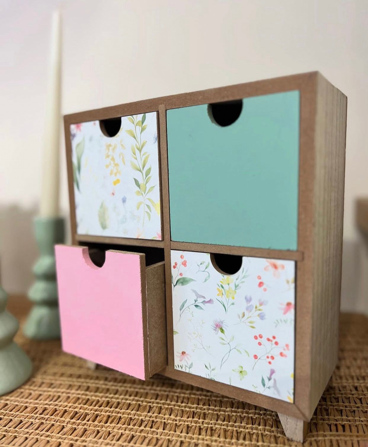 Squared Wooden Cabinet /4 Drawers