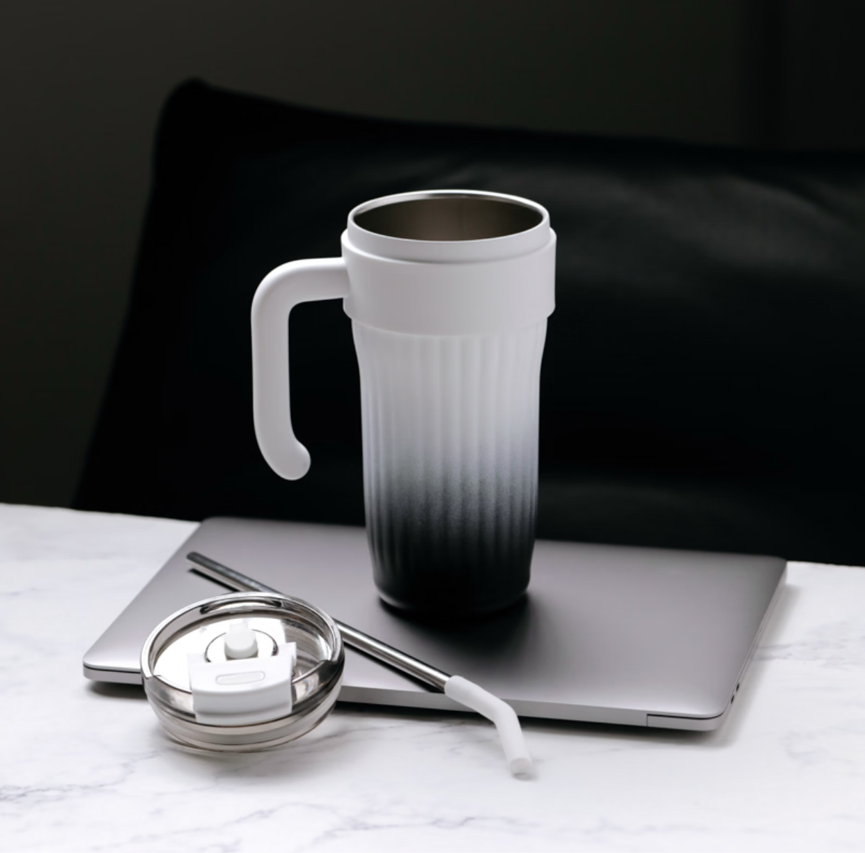 900 Ml Stainless Steel Aqua Tumbler -Hot & Cold