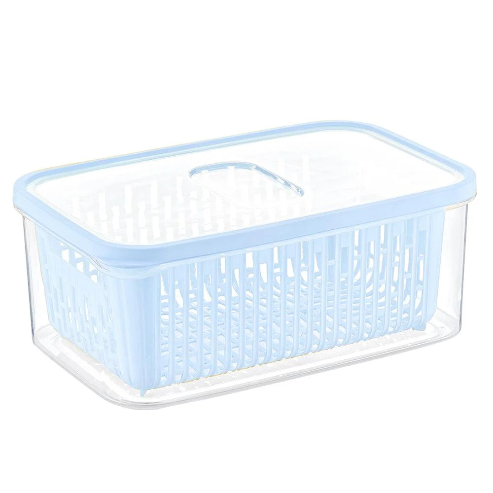 Box with plastic strainer