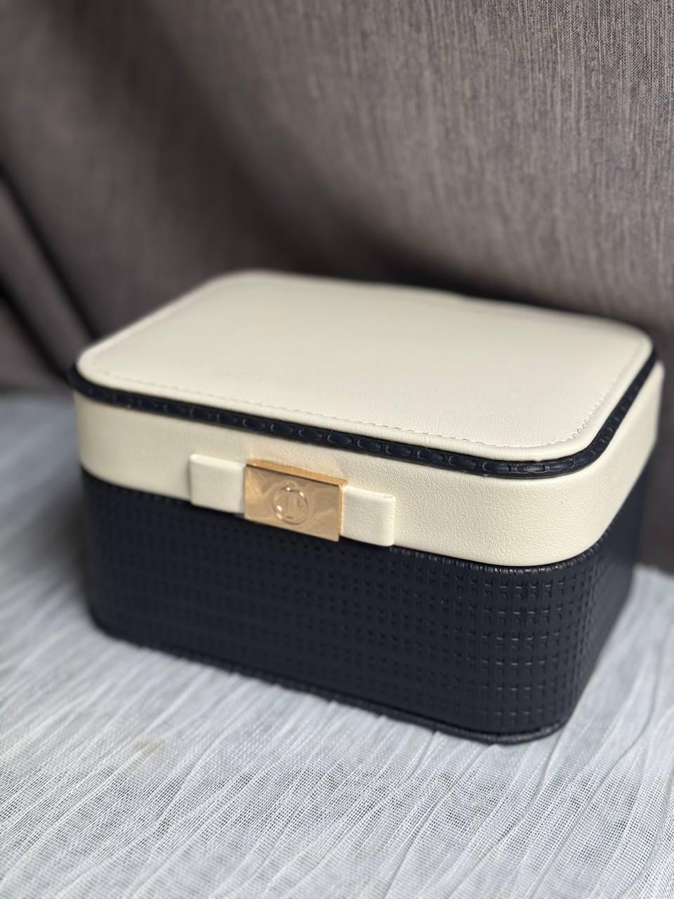 2 Layer Knitted Patterned Jewellery Box