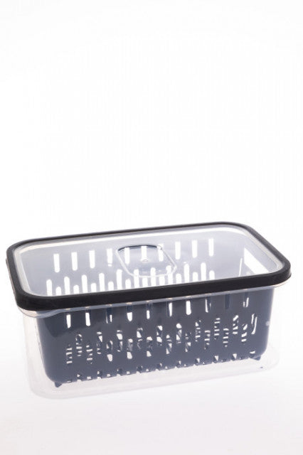 Box with plastic strainer